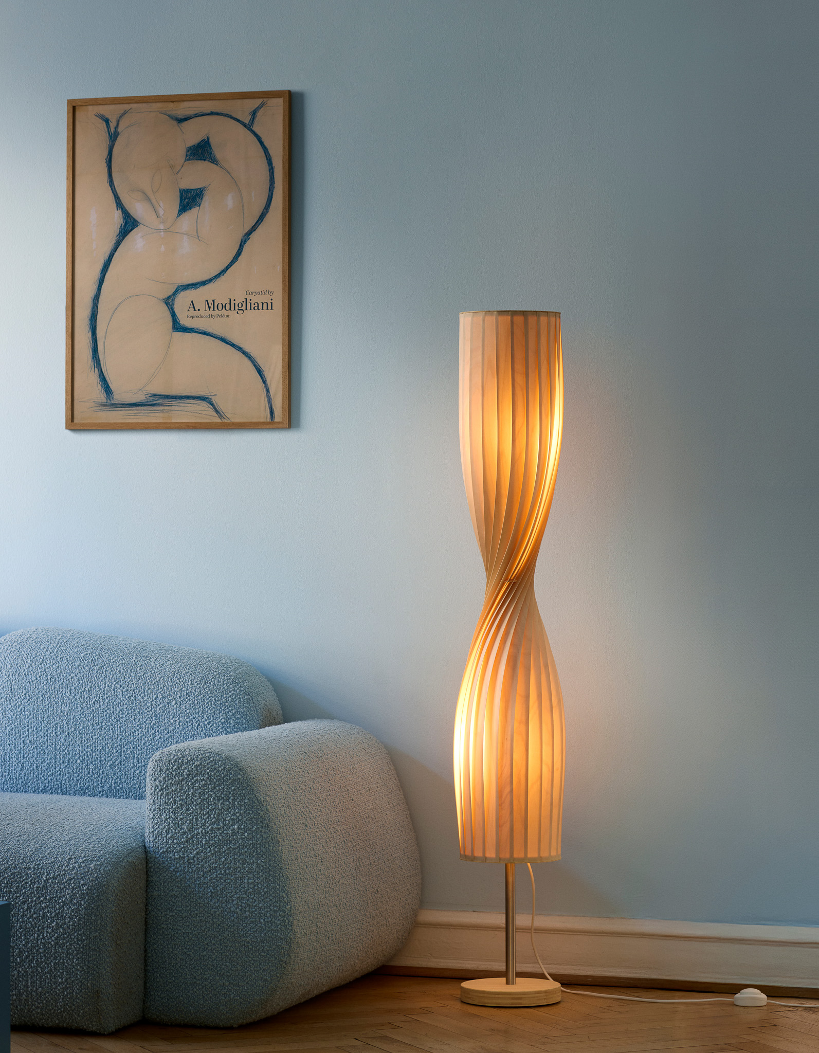 TR44 Floor Light