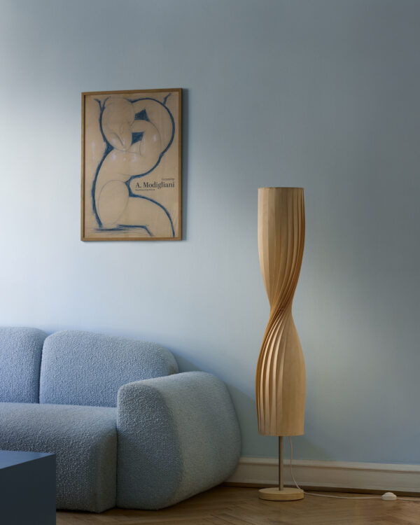 TR44 Floor Light