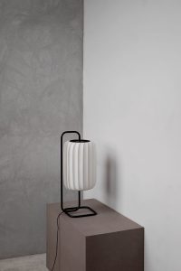 TR37_table_pc_white_light_off-2.jpg